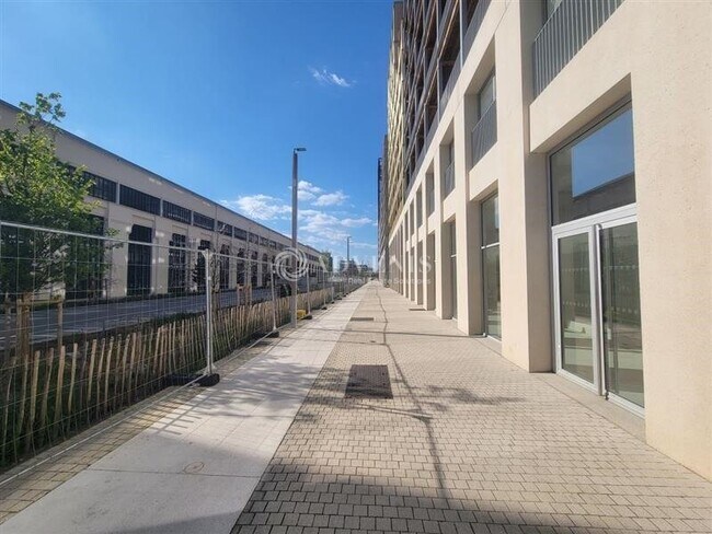 Plus de détails pour 44 Allée De Seine, Saint-Denis - Local commercial à louer