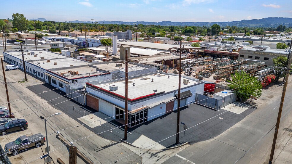 18422-18428 Gault St, Reseda, CA à vendre - Photo de l’immeuble – Image 1 sur 16