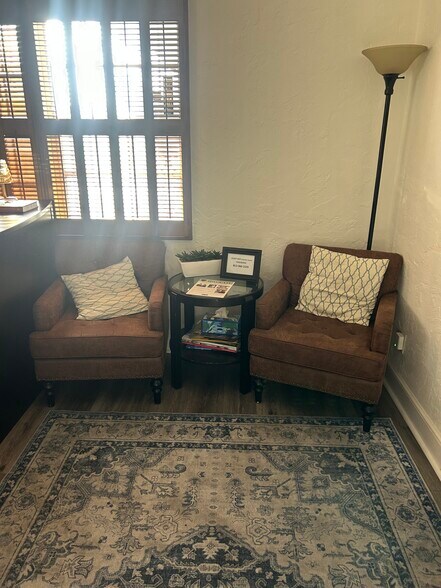 902 N Armenia Ave, Tampa, FL à louer - Hall d’entrée – Image 3 sur 28