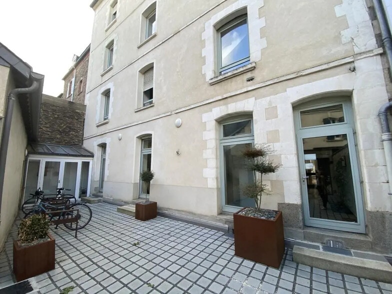 Bureau dans Rennes à louer - Photo de l’immeuble – Image 1 sur 7