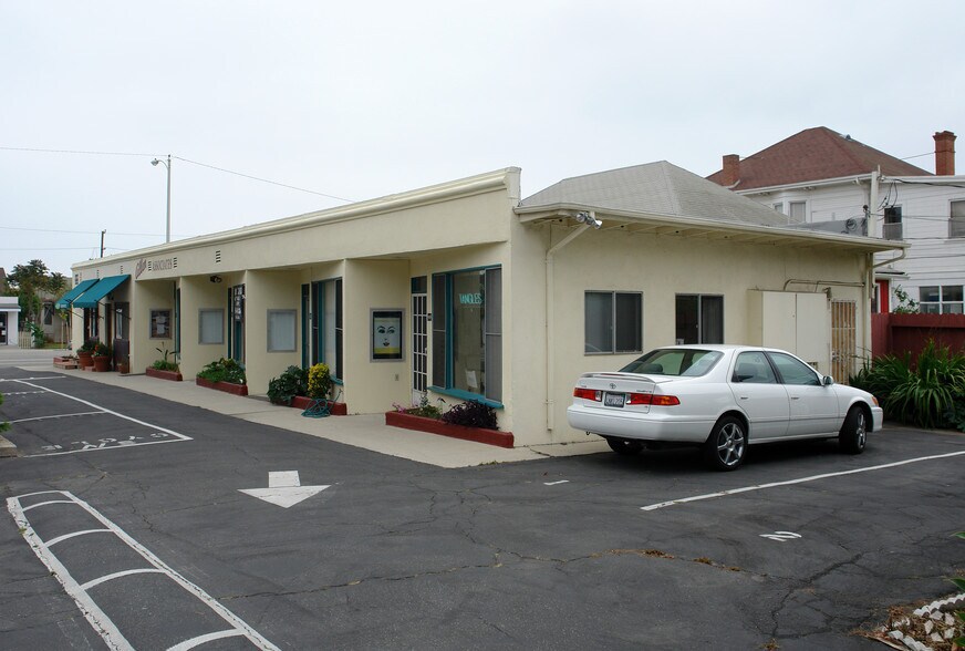 961-969 E Main St, Ventura, CA à louer - Photo de l’immeuble – Image 2 sur 3