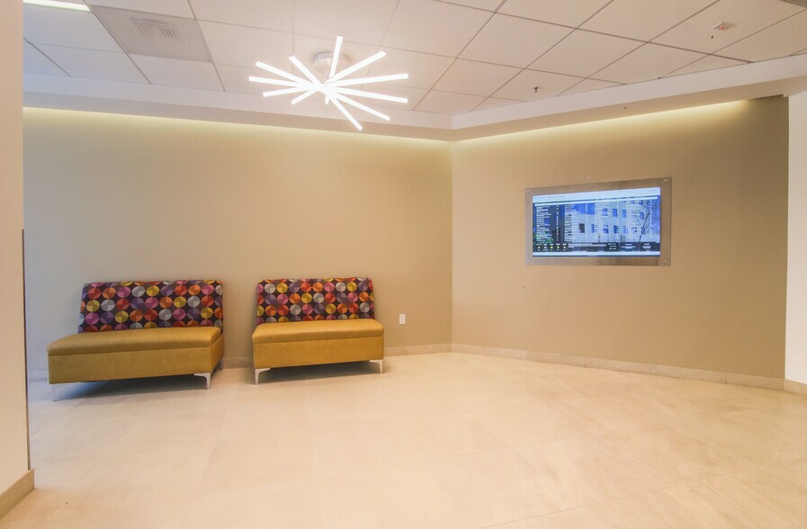 1510 S Central Ave, Glendale, CA à louer - Hall d’entrée – Image 2 sur 8
