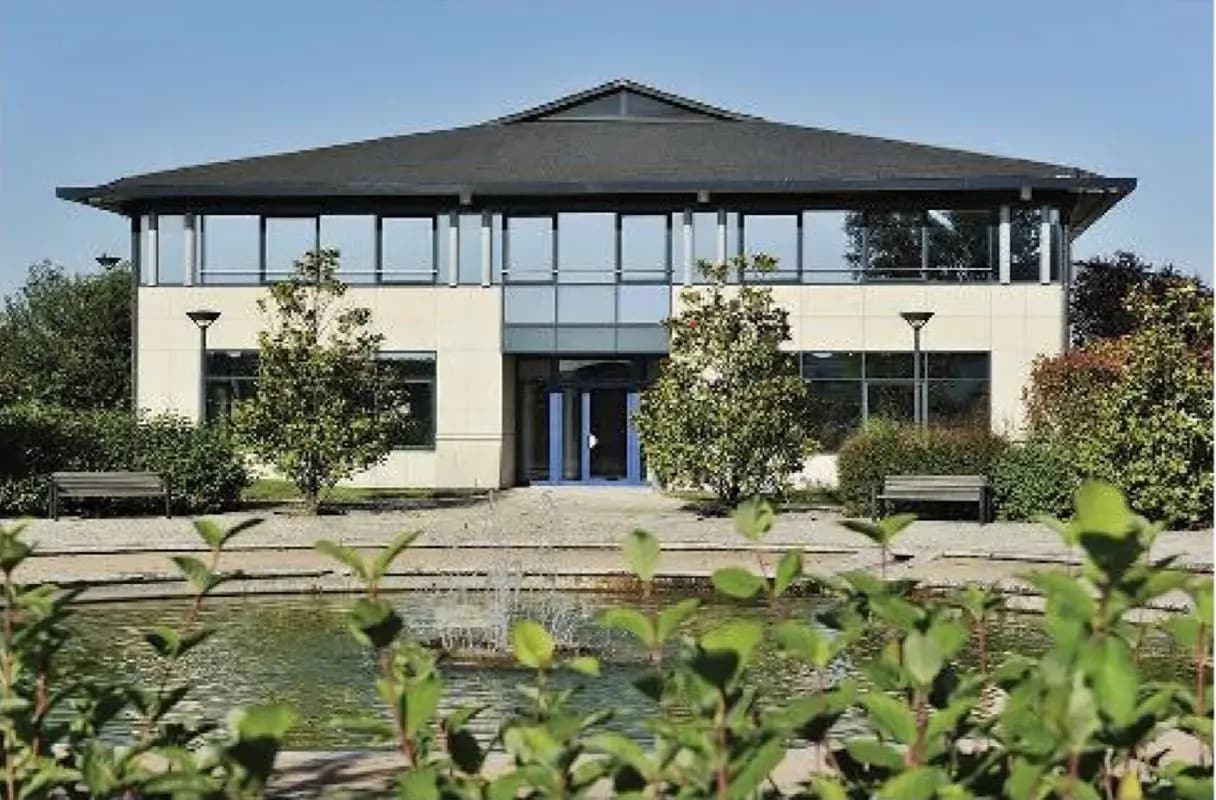 Local d’activités dans Trappes à louer Photo de l’immeuble– Image 1 sur 6