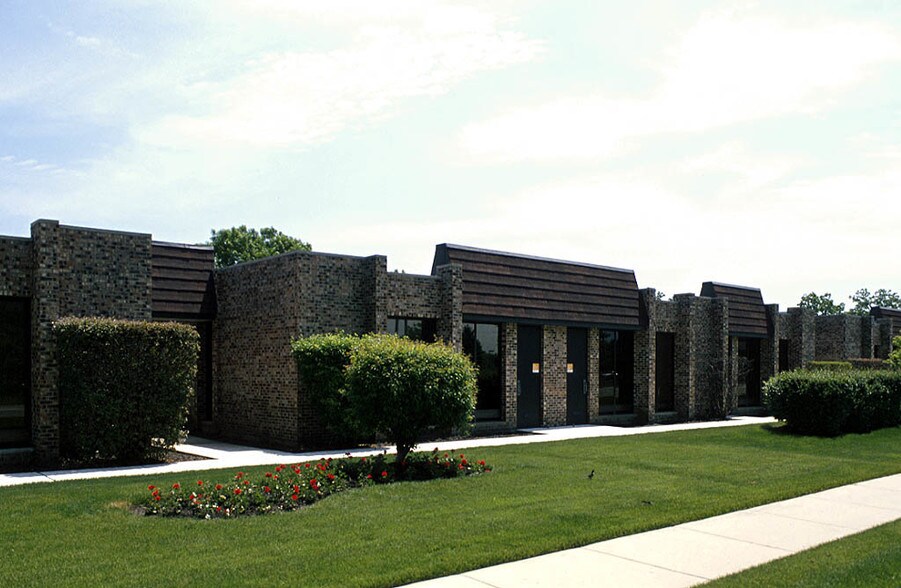 333 Skokie Blvd, Northbrook, IL à louer - Photo de l’immeuble – Image 3 sur 13