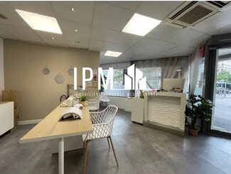 Plus de détails pour Local commercial à louer