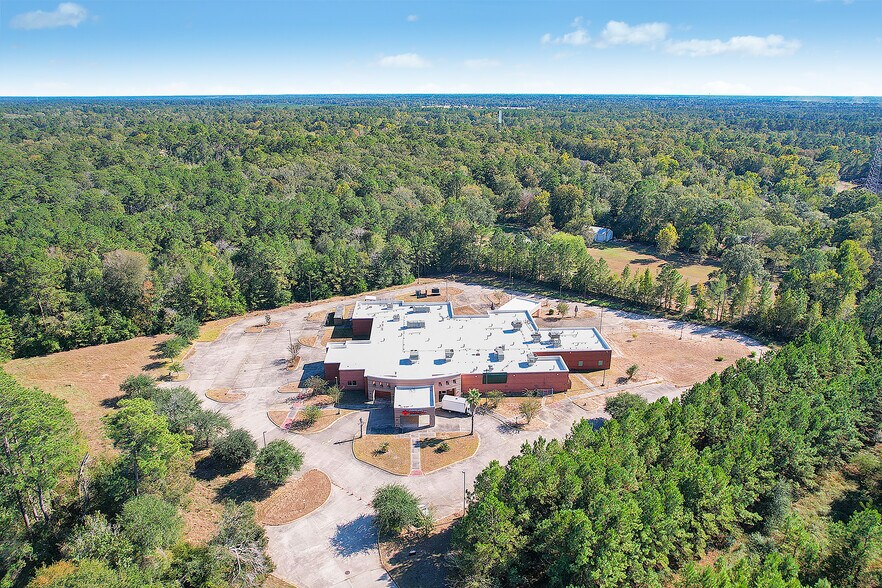 1017 S Travis Ave, Cleveland, TX à vendre - Photo de l’immeuble – Image 2 sur 13