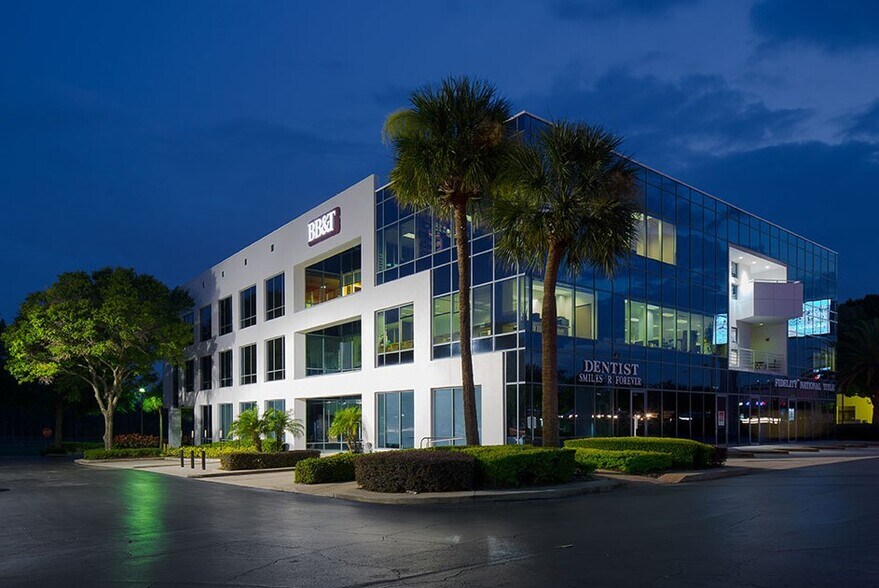 7208 W Sand Lake Rd, Orlando, FL à louer - Photo de l’immeuble – Image 3 sur 5