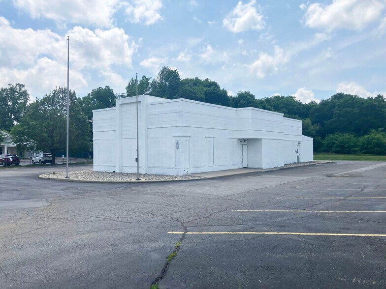 1317 N Eaton St, Albion, MI à louer - Photo de l’immeuble – Image 2 sur 18