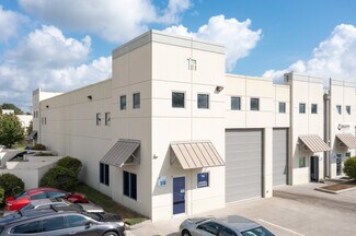 Plus de détails pour 5750 N Sam Houston Pky E, Houston, TX - Industriel/Logistique à louer