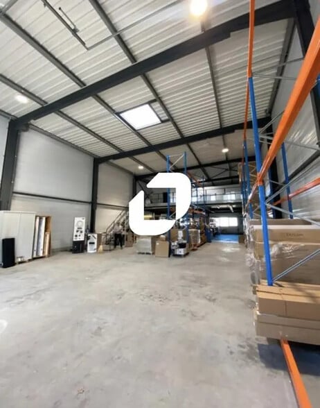 1 Bis Rue De L'Isere, SAINT EGREVE à louer - Photo de l’immeuble – Image 3 sur 19