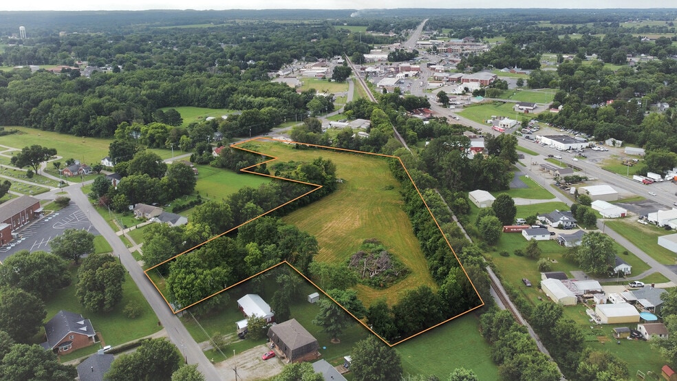 134 N Russell St, Portland, TN à vendre - Photo principale – Image 1 sur 11
