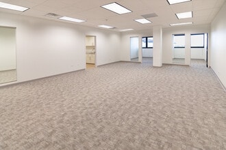 4415 W Harrison St, Hillside, IL à louer Photo intérieure– Image 2 sur 6