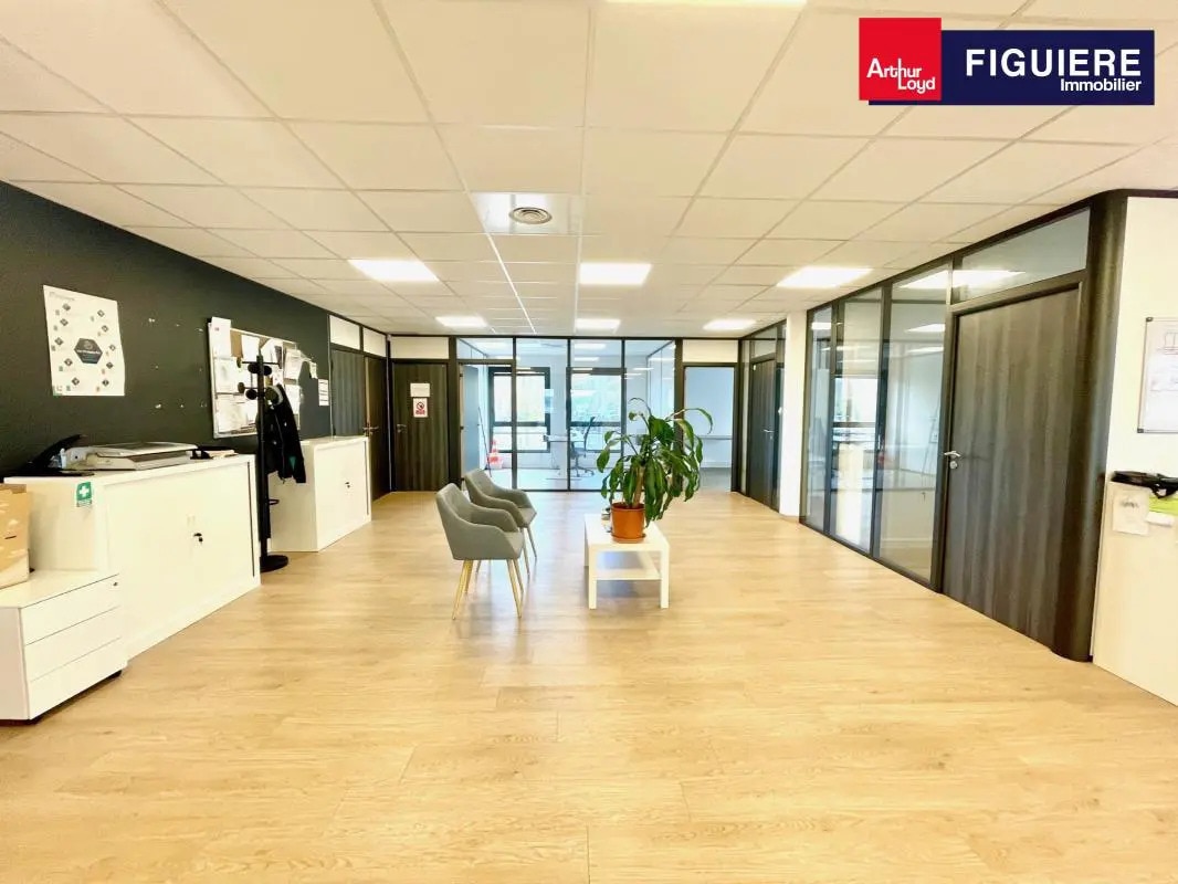 105 Rue René Descartes, Aix-en-Provence à louer Photo intérieure– Image 1 sur 21