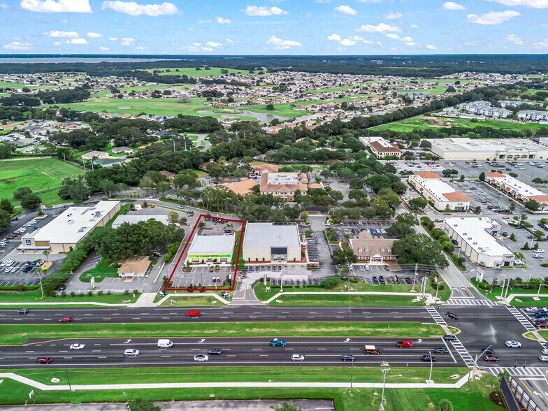 13903 N US Highway 441, Lady Lake, FL à louer - Photo de l’immeuble – Image 3 sur 10