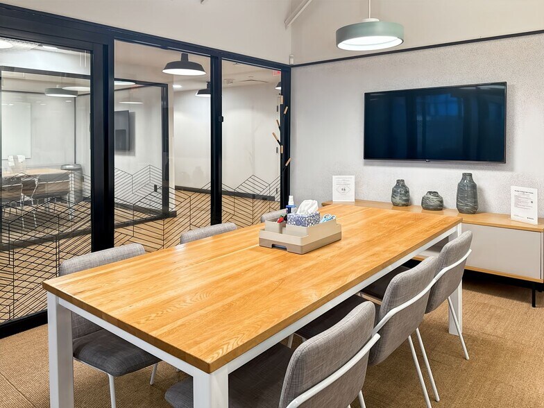 128 S Tryon St, Charlotte, NC à louer - Photo intérieure – Image 3 sur 35