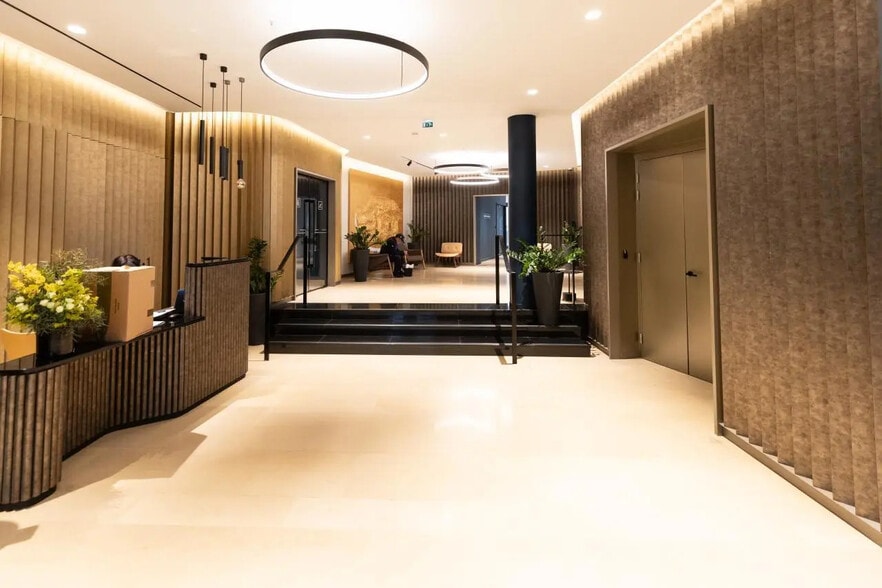 27 Rue De La Ville L'Eveque, Paris à louer - Photo de l’immeuble – Image 2 sur 23