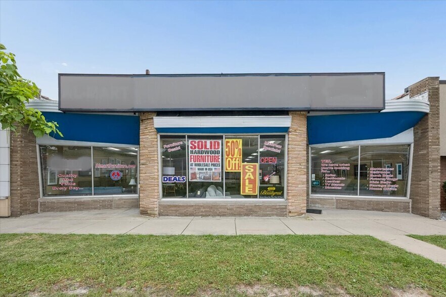 7045 W North Ave, Oak Park, IL à vendre - Photo de l’immeuble – Image 2 sur 21