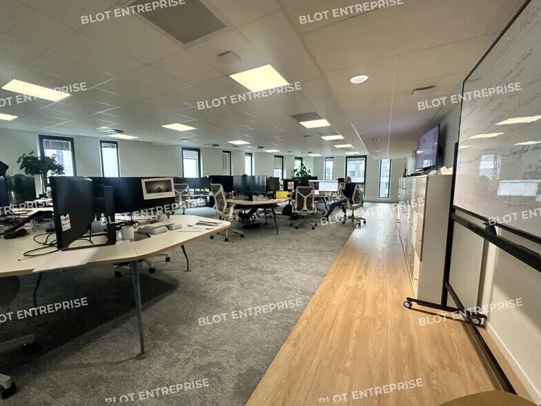 Bureau dans Cesson-Sévigné à louer - Photo de l’immeuble – Image 3 sur 17