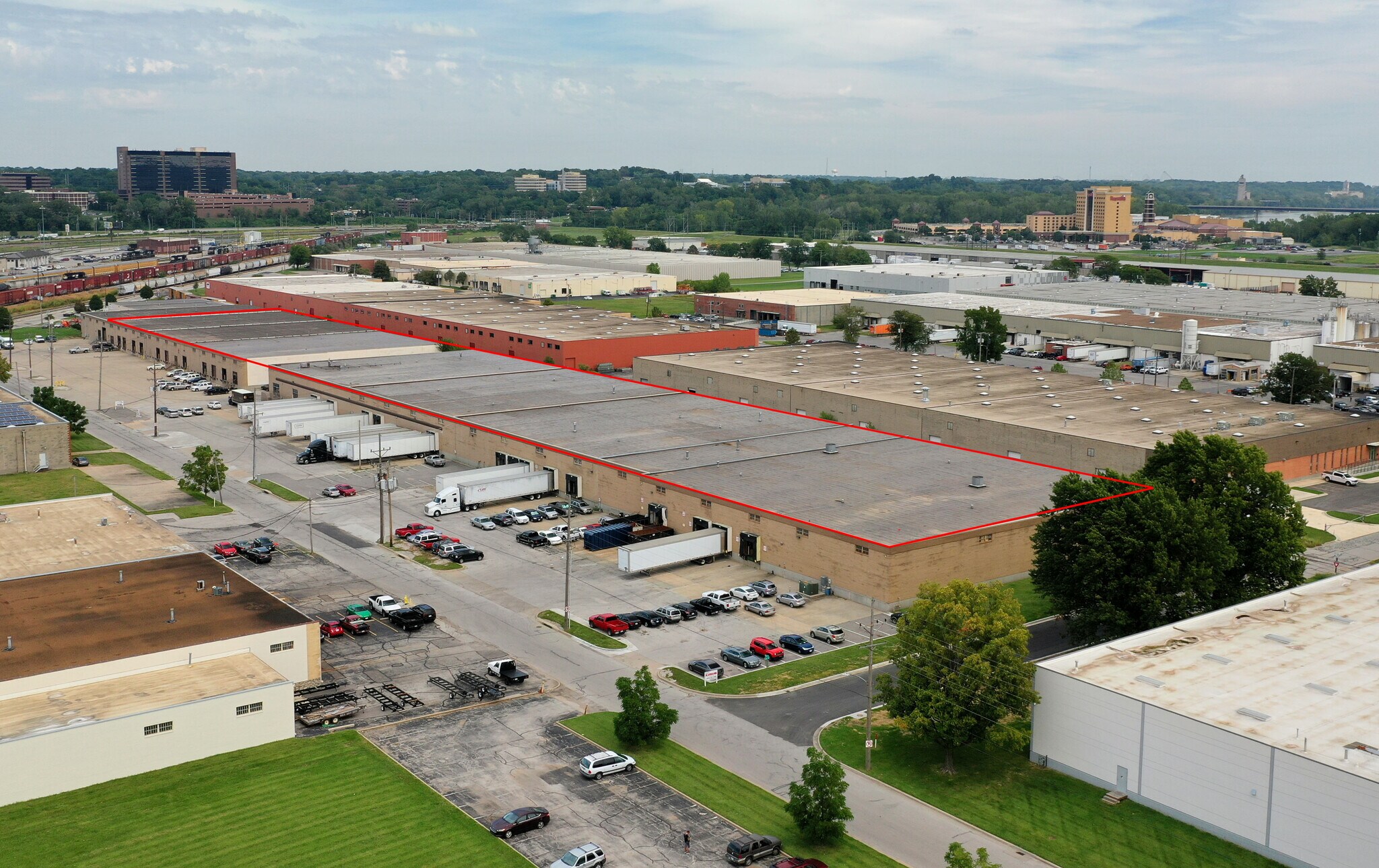 1501-1639 Taney St, North Kansas City, MO à louer Photo principale– Image 1 sur 3