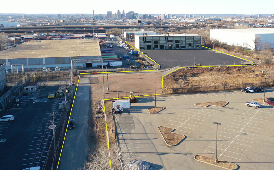 449 Doremus Ave, Newark, NJ à louer - Photo de l’immeuble – Image 3 sur 3