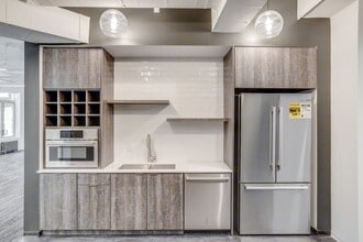 1674 Broadway, New York, NY à louer Photo intérieure– Image 2 sur 5