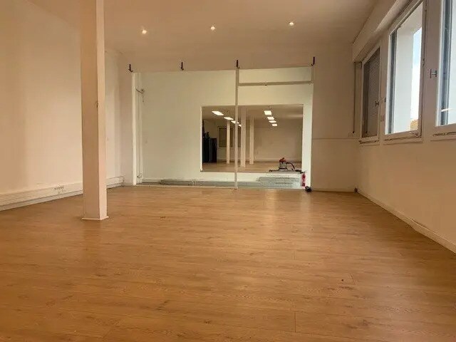Local d’activités dans Dijon à louer - Photo de l’immeuble – Image 2 sur 11