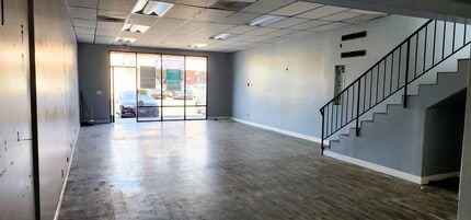 8485 Glenoaks Blvd, Sun Valley, CA à louer Photo intérieure– Image 2 sur 5