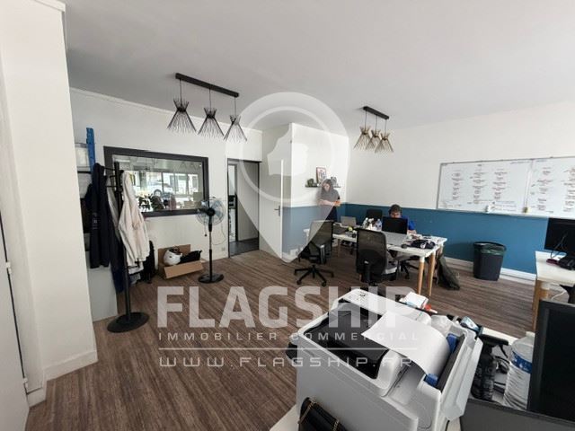 Local commercial dans Paris à vendre - Photo de l’immeuble – Image 2 sur 10