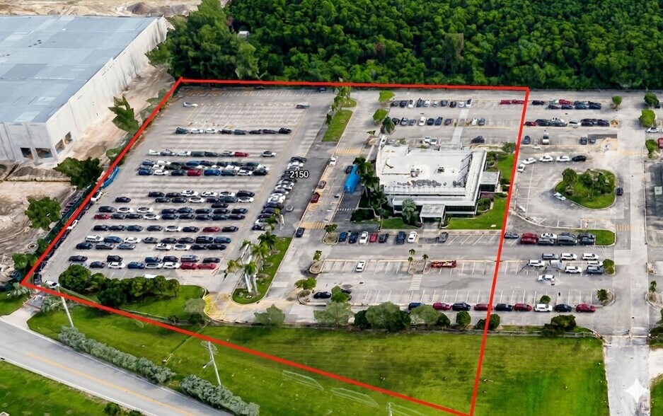 2150 NE 7th Ave, Dania Beach, FL à louer - Photo de l’immeuble – Image 3 sur 8