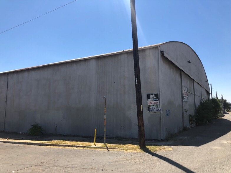 2010 E Tyler Ave, Fresno, CA à vendre - Photo de l’immeuble – Image 1 sur 8