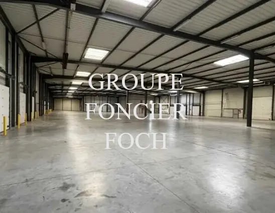 Local d’activités dans Meyzieu à louer - Photo de l’immeuble – Image 1 sur 6