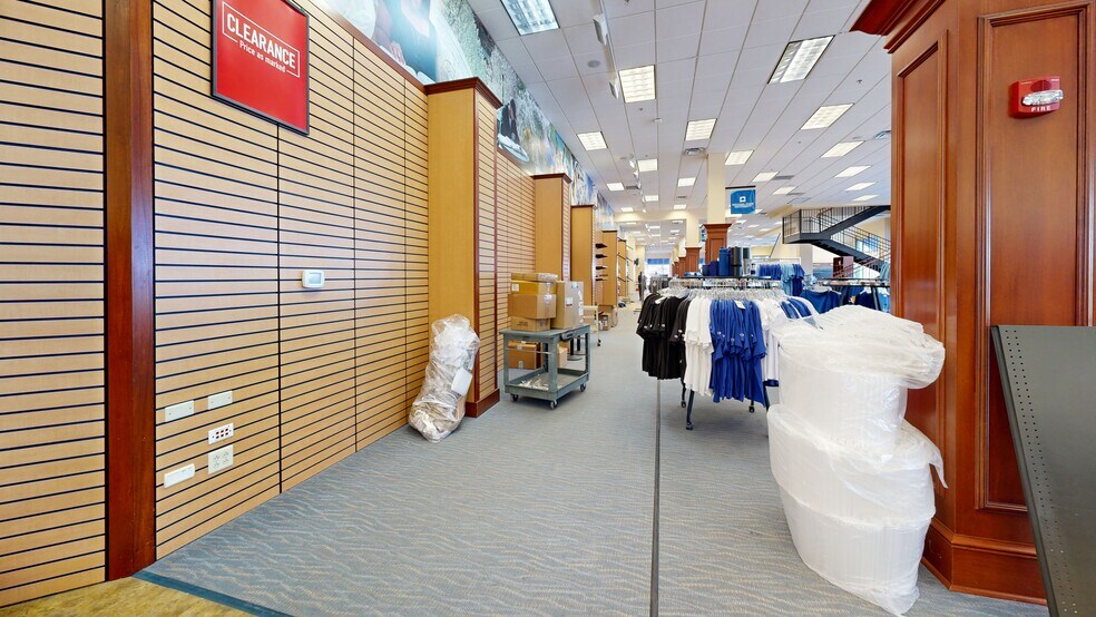 22 N 5th St, Terre Haute, IN à louer - Numérisation 3D Matterport – Image 2 sur 16