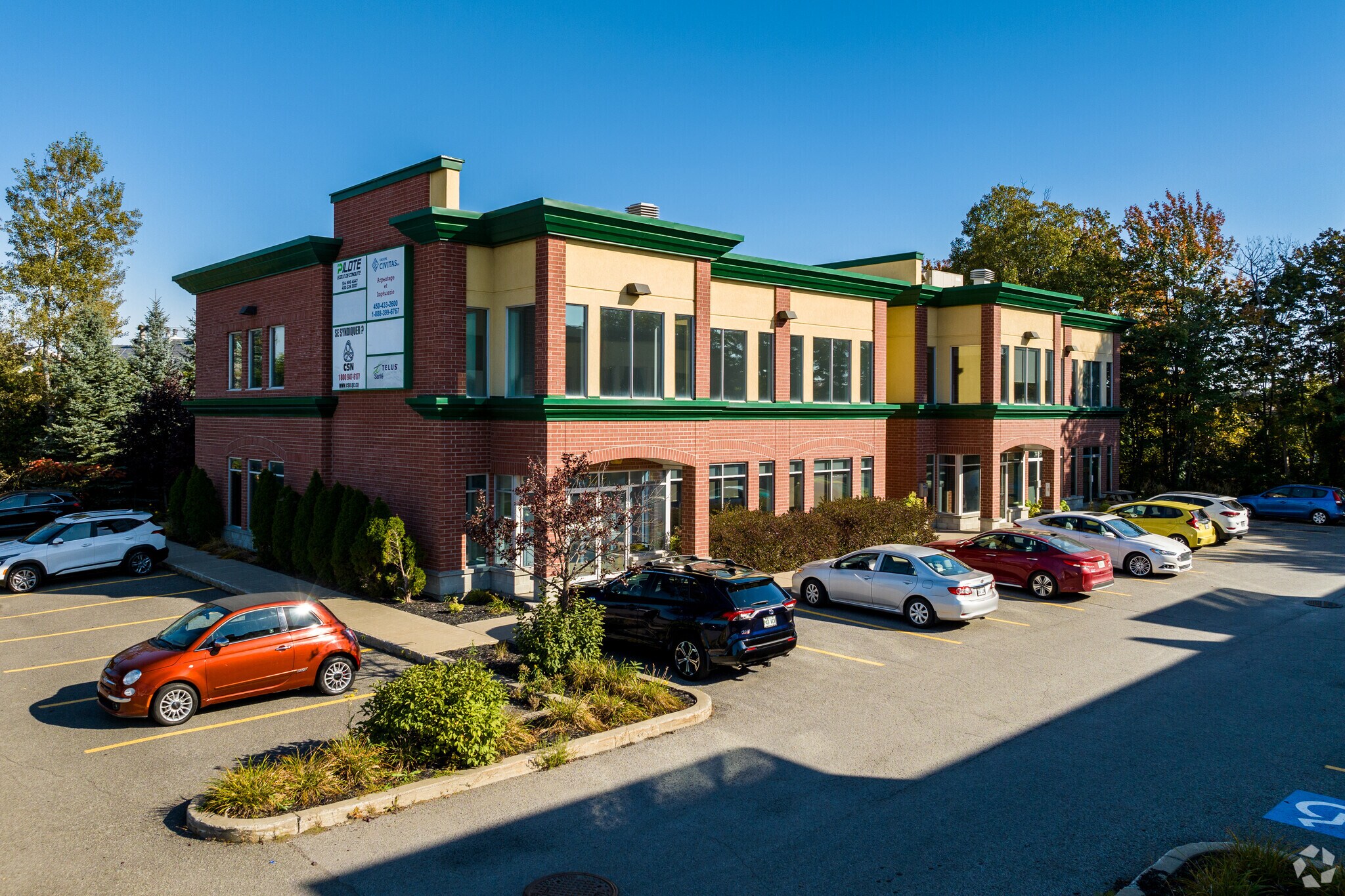 3453-3471 Boul De La Pinière, Terrebonne, QC à louer Photo principale– Image 1 sur 5