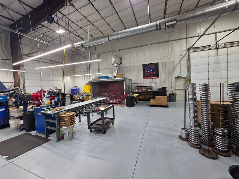 1518 N Pine Canyon Rd, Tooele, UT à vendre - Photo de l’immeuble – Image 3 sur 12