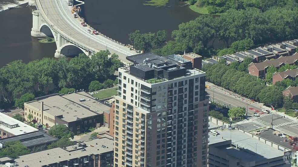 125 Main St SE, Minneapolis, MN à louer - Vidéo aérienne – Image 2 sur 39