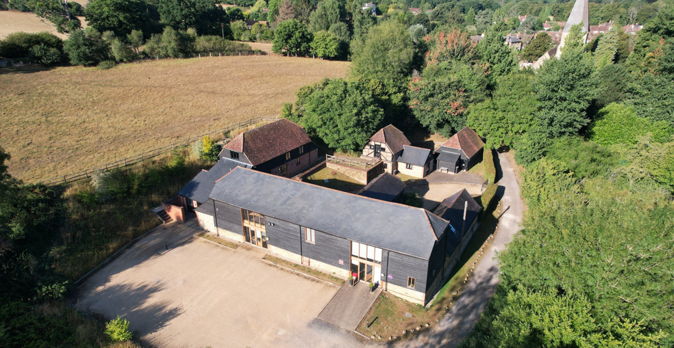 Gomshall Ln, Guildford à louer - Photo principale – Image 1 sur 1