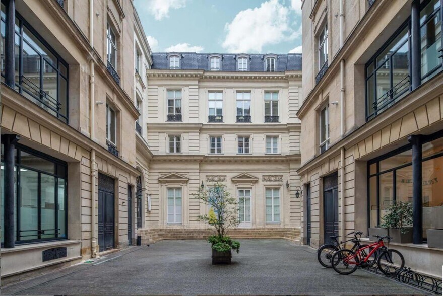 60 Rue Du Faubourg Poissonnière, Paris à louer - Photo de l’immeuble – Image 1 sur 12