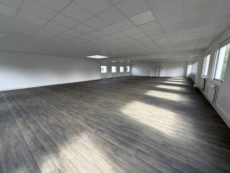 9 Chaussée Jules César, Osny à vendre - Photo de l’immeuble – Image 2 sur 5