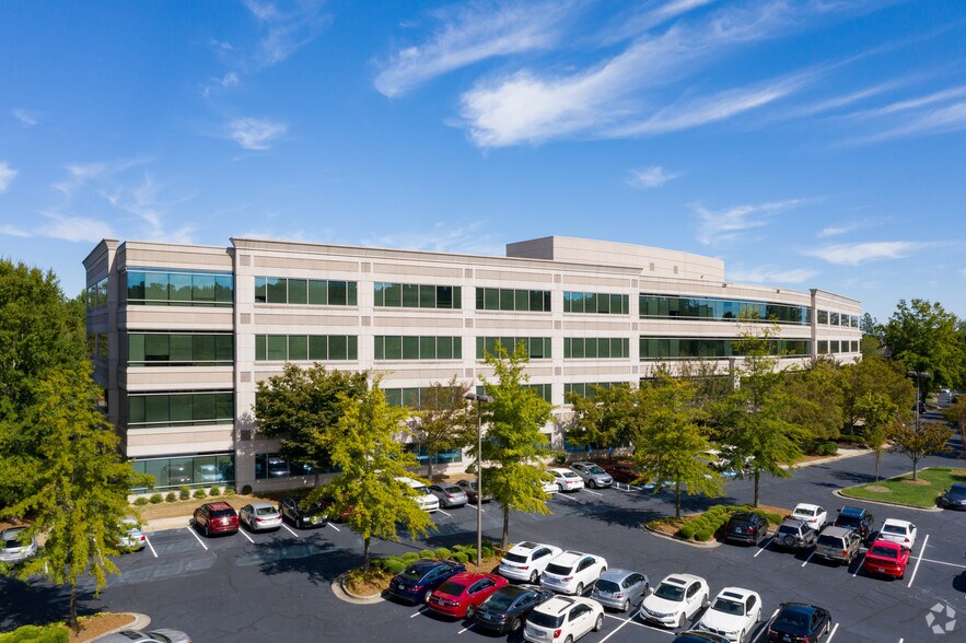 925 North Point Pky, Alpharetta, GA à louer - Photo de l’immeuble – Image 3 sur 34