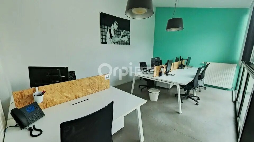 Bureau dans Lille à louer - Photo de l’immeuble – Image 2 sur 12