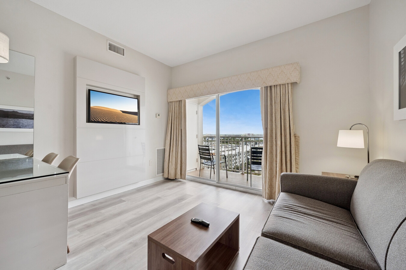 7383 Universal Blvd, Orlando, FL 32819 - Lot 1205 - - Photo intérieure - Image 1 of 33