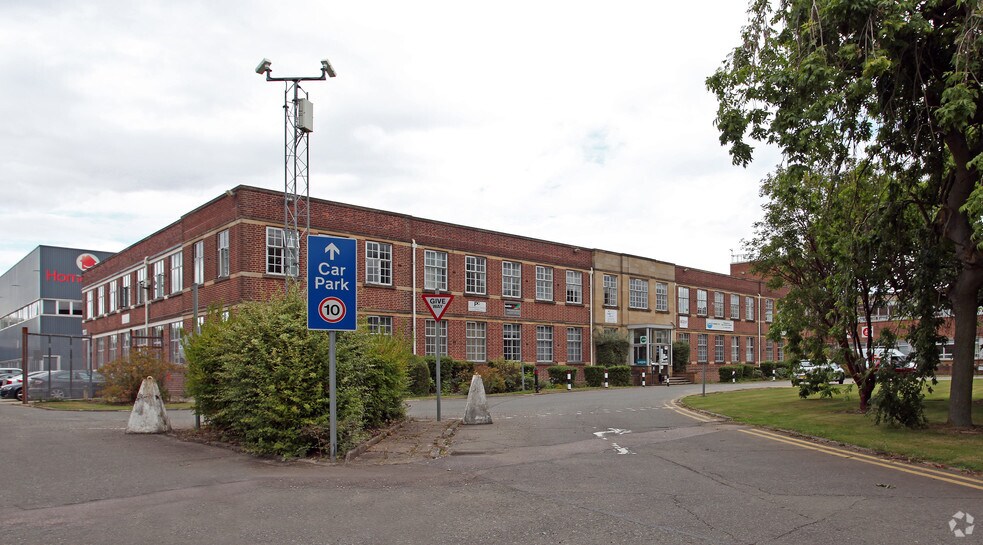 Main Block & Area 3, Cherwell Business Village, Banbury à vendre - Photo de l’immeuble – Image 2 sur 35