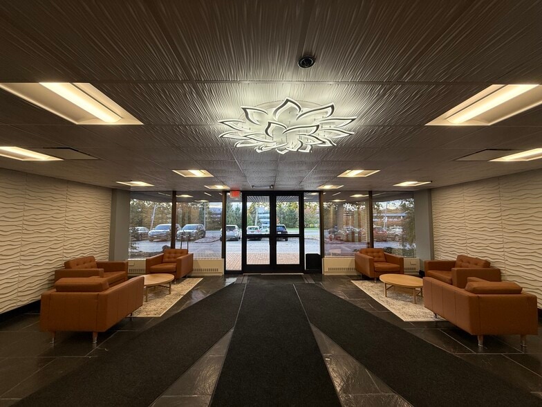 420 Columbus Ave, Valhalla, NY à louer - Photo de l’immeuble – Image 2 sur 49