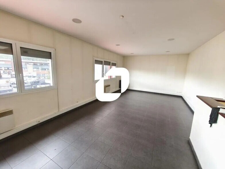 Local d’activités dans Neuilly-sur-Marne à louer - Photo intérieure – Image 3 sur 3