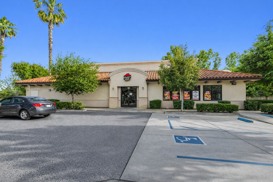 250 S Akers St, Visalia, CA à vendre - Photo de l’immeuble – Image 2 sur 6