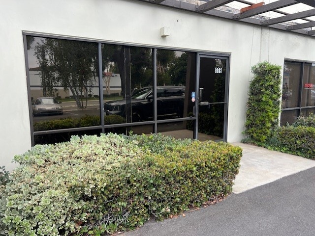 551-581 W Covina Blvd, San Dimas, CA à louer Photo intérieure– Image 1 sur 5
