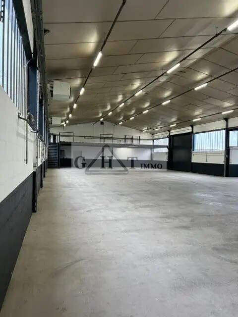 Plus de détails pour Bureau, Industriel/Logistique à louer