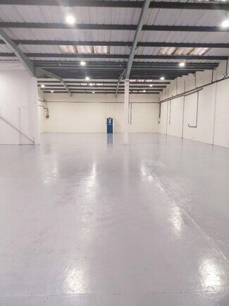 Plus de détails pour 9 Guinness Rd, Manchester - Industriel/Logistique à louer