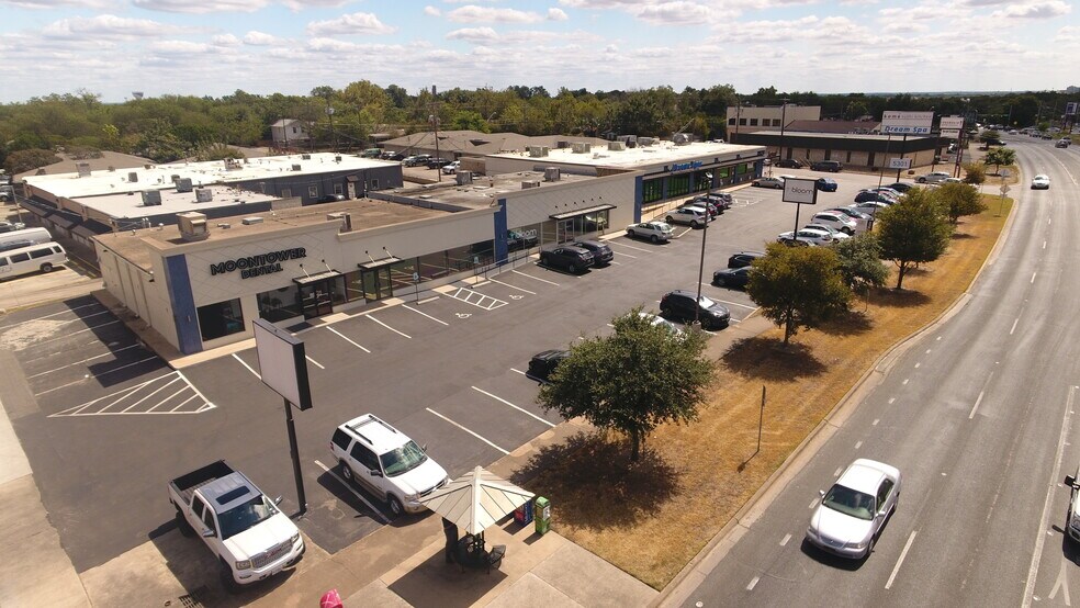 5301-5307 Airport Blvd, Austin, TX à louer - Photo de l’immeuble – Image 3 sur 5