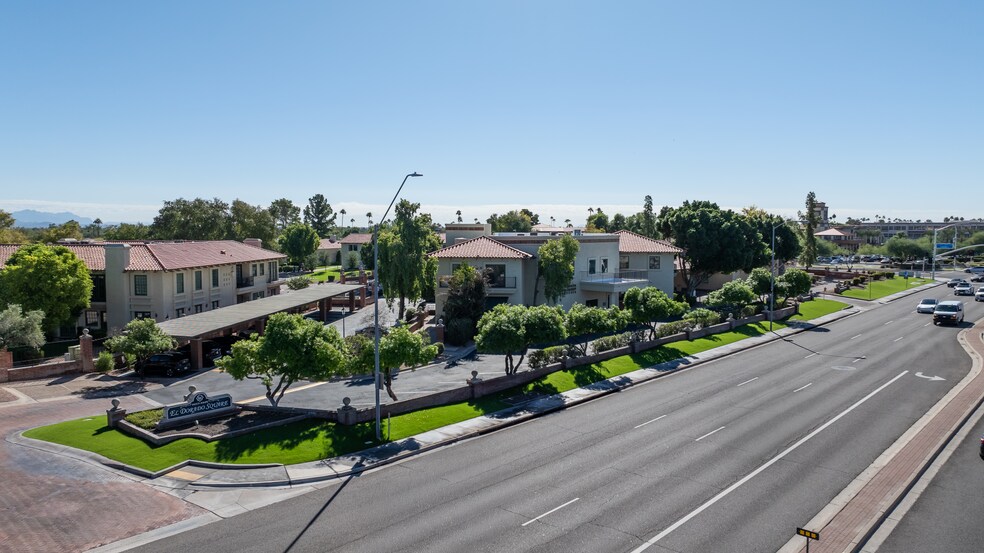 6613 N Scottsdale Rd, Scottsdale, AZ à vendre - Photo de l’immeuble – Image 3 sur 8